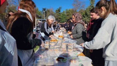Kütahya’da bulunan Kılıçarslan Anadolu Lisesi’nde Çevreme Duyarlıyım Değerlerime Sahip Çıkıyorum