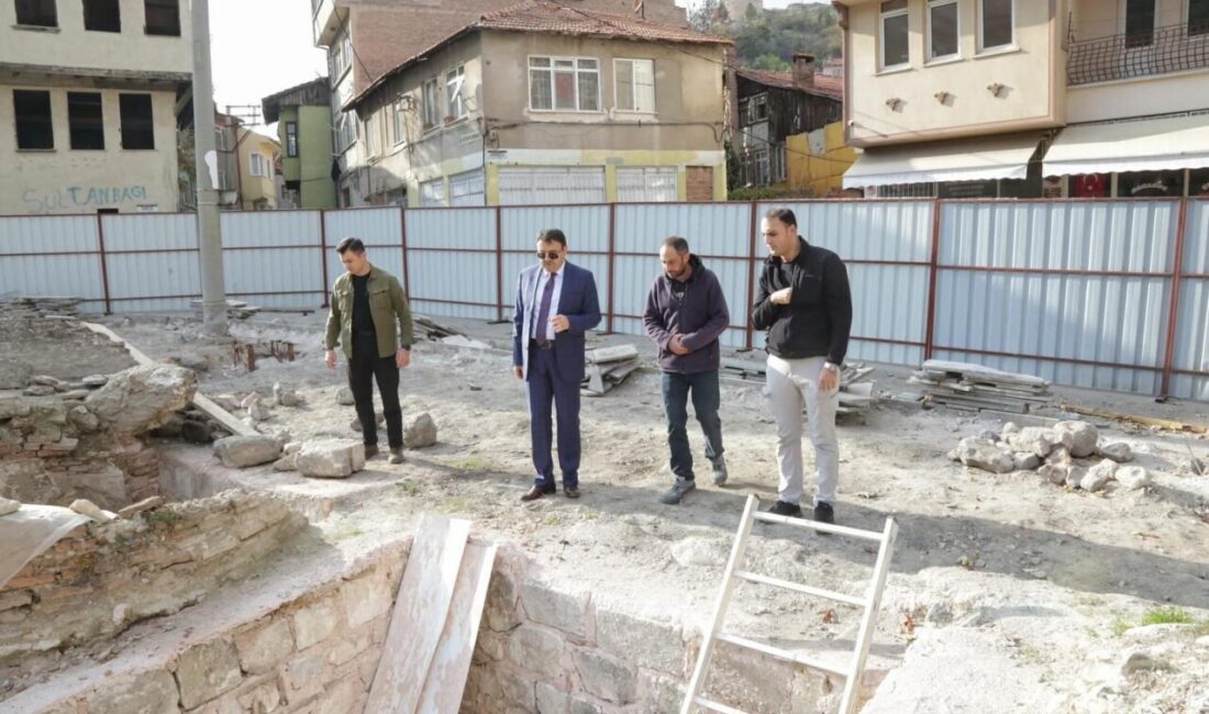 Kütahya Valisi Musa Işın, devam eden Yakup Çelebi İmaret Külliyesi