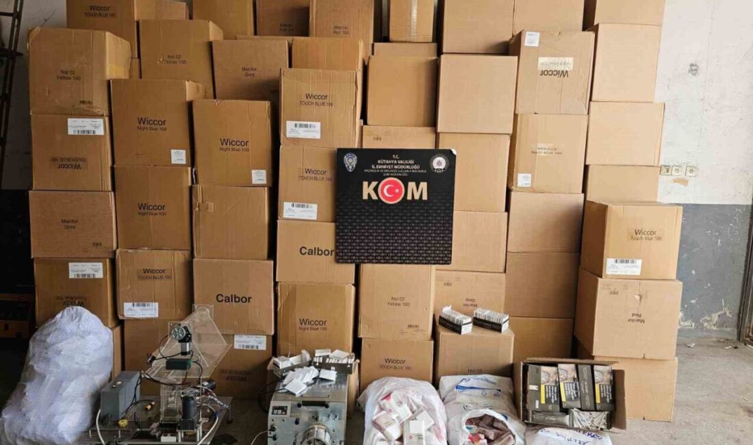 Kütahya polisi tarafından düzenlenen operasyonda 688 bin 640 adet makaron