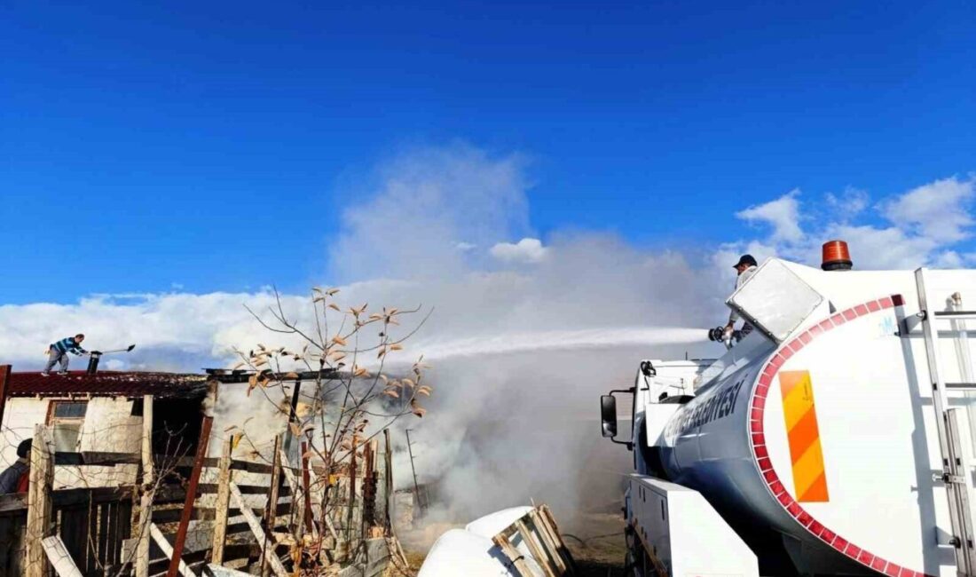 Kütahya’nın Seyitömer beldesinde bir ahırda çıkan yangın itfaiye ekiplerinin hızlı