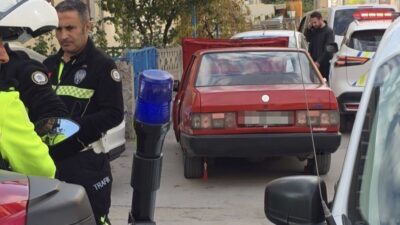 Kütahya’da trafikteki olumsuz hareketleri nedeniyle polisin ’dur’ ihtarına uymayan sürücü,