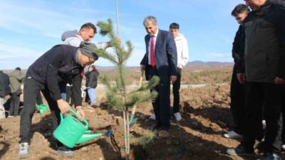 Kütahya’da Öğretmenler Günü etkinlikleri kapsamında Büyüksaka köyünde, Orman Bölge Müdürlüğü