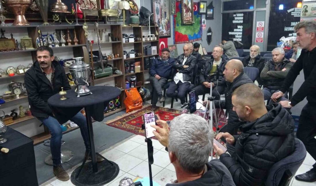 Kütahya Antikacılar Odası Başkanı Adem Akgün, düzenlenen mezatların yoğun ilgi