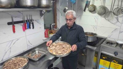 Kütahya’da kış aylarının vazgeçilmez lezzetlerinden biri olan doğal ’Kaz eti