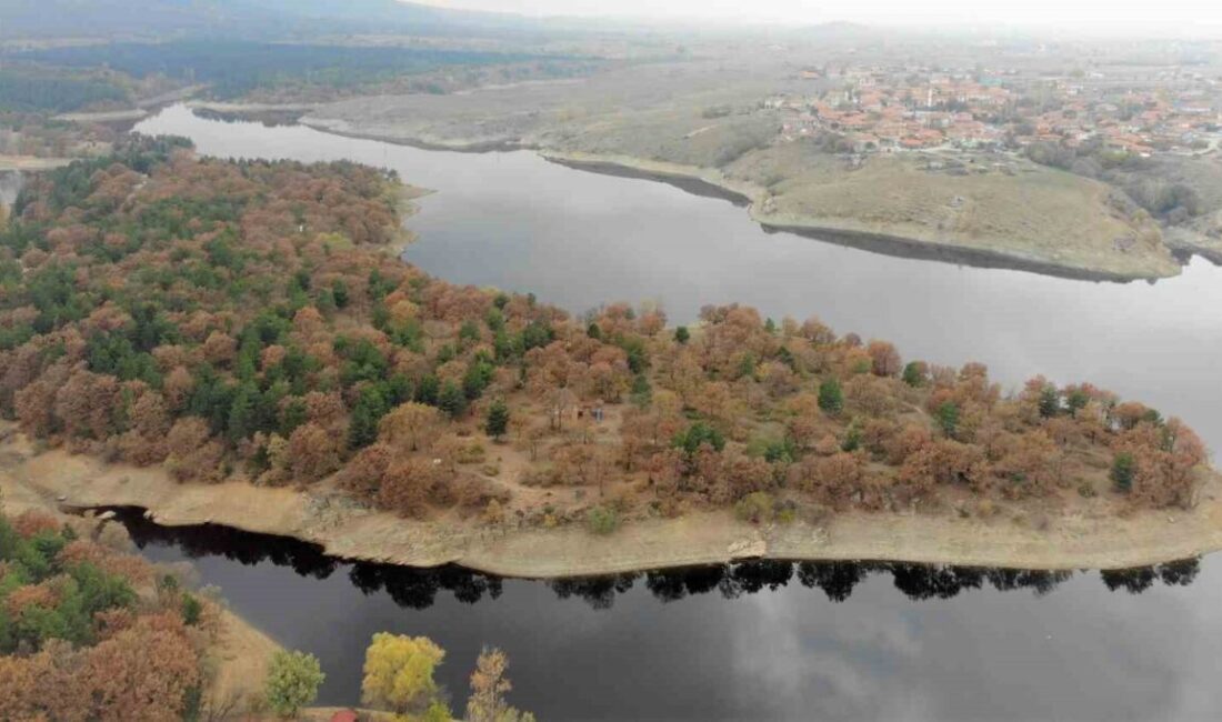 Kütahya’da Enne Barajı ve Tabiat Parkı, sonbaharın son günlerinde ziyaretçilerine