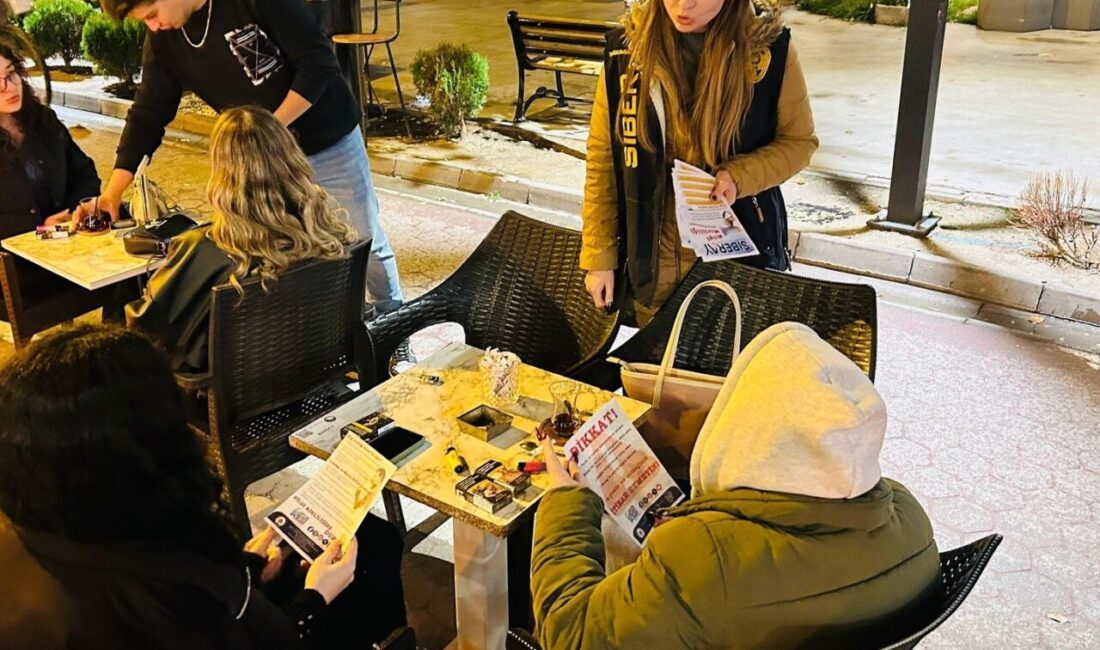 Kütahya İl Emniyet Müdürlüğü ekipleri Kafeler bölgesinde siber suçlar konusunda