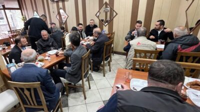 AK Parti Kütahya Milletvekili İsmail Çağlar Bayırcı, Balıklı Caddesi esnaflarıyla