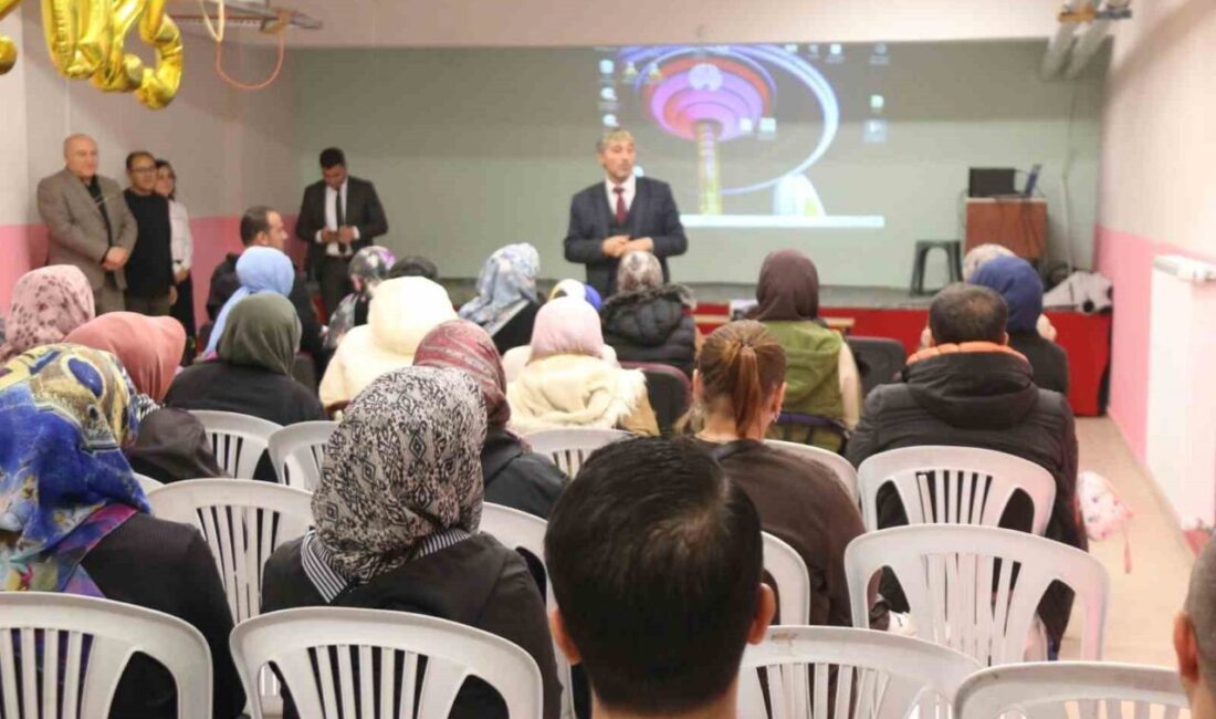 Kütahya Merkez Yenidoğan İlkokulunu ziyaret ederek öğrenciler, öğretmenler ve velilerle