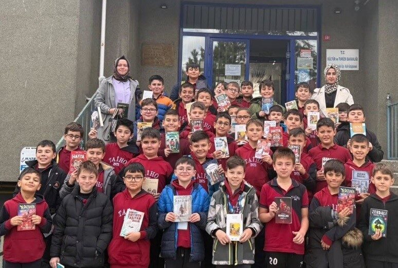 Kütahya’nın Tavşanlı ilçesi Anadolu İmam Hatip Ortaokulu 5. sınıf öğrencileri,