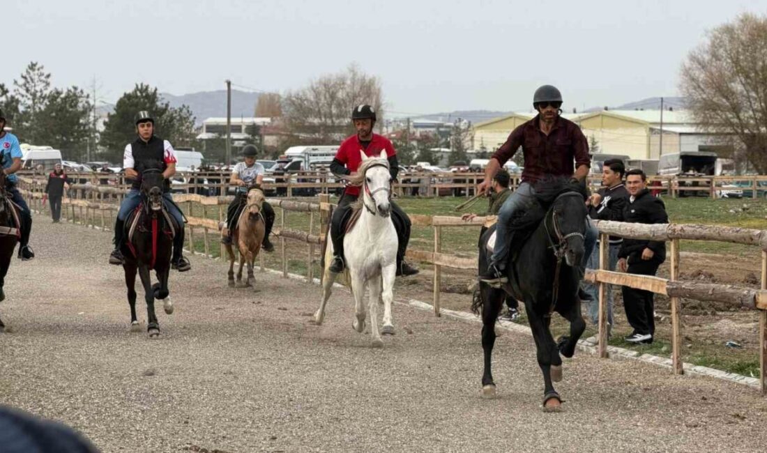 Kütahya’nın Tavşanlı ilçesinde bu yıl ilk kez düzenlenen Rahvan At