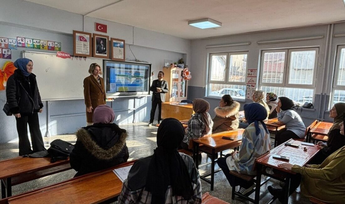 Kütahya’nın Altıntaş ilçesinde, Türkiye Yüzyılı Maarif Modeli kapsamında yürütülen Aile