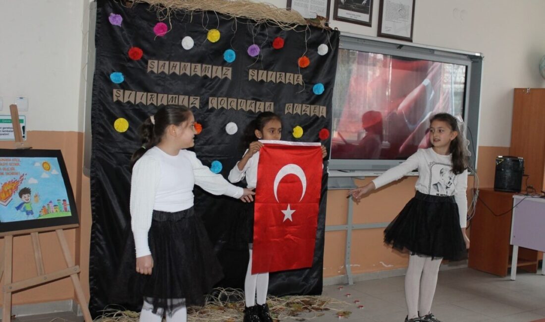 Kütahya’nın Altıntaş ilçesindeki İstiklal İlkokulunda “Çocuk Şiirleri Okumaları” isimli etkinlik