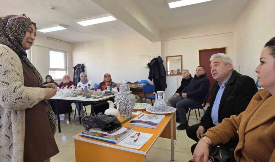 Kütahya Aslanapa Halk Eğitim Merkezi bünyesinde açılan Seramik Biçimlendirme (Çini)