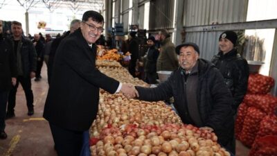 Kütahya Belediye Başkanı Eyüp Kahveci, Fatih Mahallesi Semt Pazarı’nı ziyaret