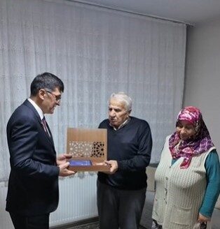 Kütahya Belediye Başkanı Eyüp Kahveci, şehit Polis Memuru Alaattin Özdemir’in