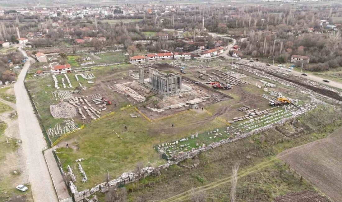 Kütahya Valisi Musa Işın, Çavdarhisar ilçesinde bulunan Aizanoi Antik Kenti’nde