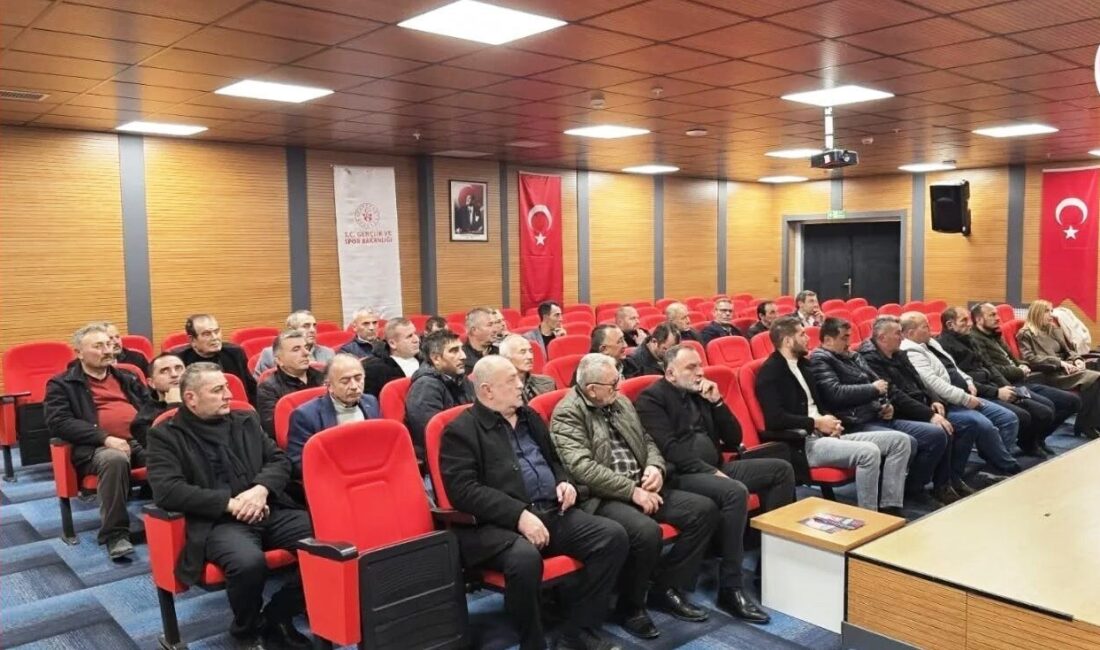 Kütahya’nın Emet ve Hisarcık ilçelerinde, “Muhtarlar Akademisi” programı kapsamında muhtarlara