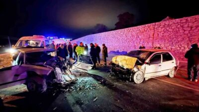 Kütahya’nın Emet ilçesinde iki otomobilin kafa kafaya çarpıştığı kazada biri