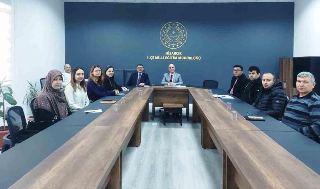 Kütahya’nın Hisarcık ilçesinde İlçe Milli Eğitim Müdürü Hasan Kilitci’in başkanlığında