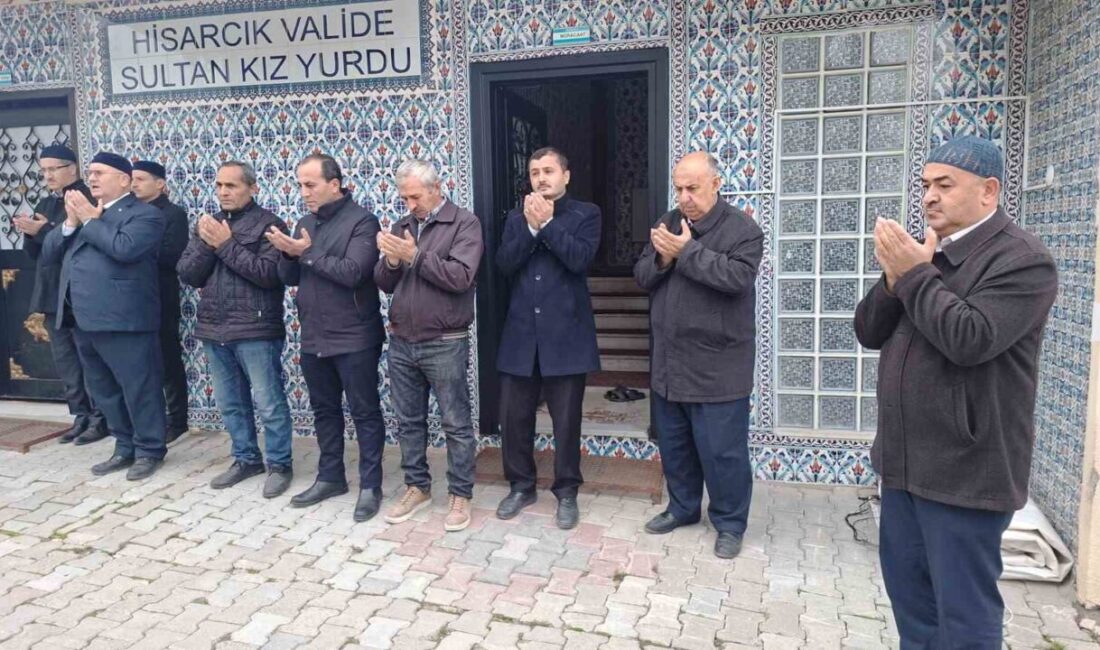 Kütahya’nın Hisarcık ilçesinde, bir şirket organizasyonu kapsamında umreye gidecek olan