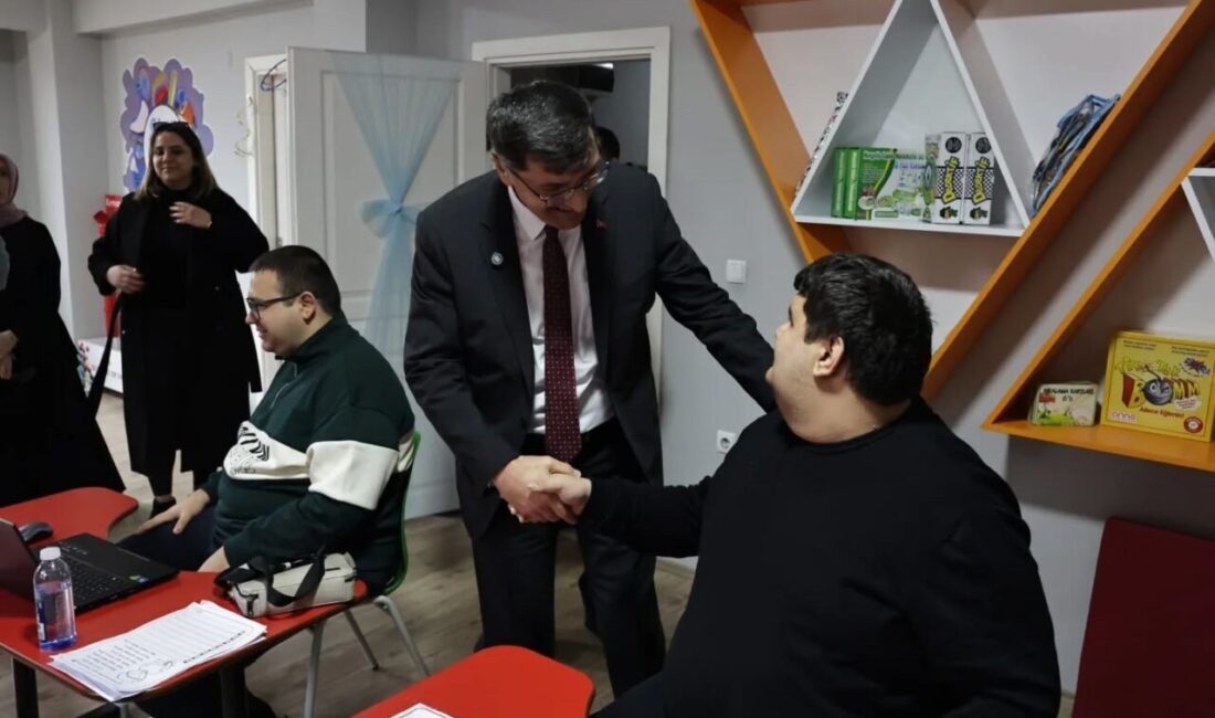 Kütahya Belediye Başkanı Eyüp Kahveci, sosyal sorumluluk çalışmaları kapsamında Kütahya