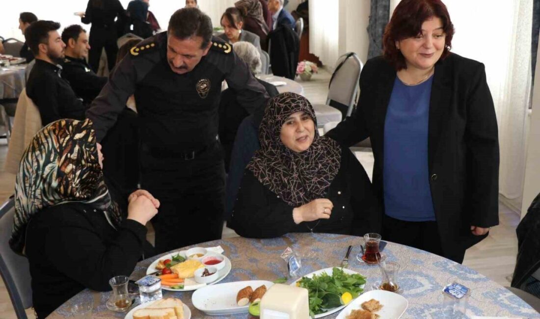 Kütahya İl Emniyet Müdürü Osman Elbir ve eşi Polis Eşleri