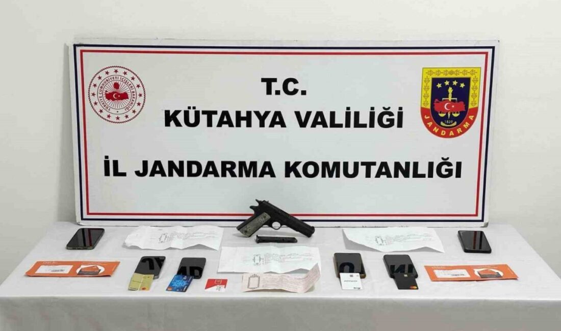 Kütahya İl Jandarma Komutanlığı ekiplerince, il genelinde siber suçlarla mücadele