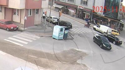 Kütahya’nın Fuat Paşa Mahallesi Bekir Avlupınar Caddesi’nde meydana gelen trafik