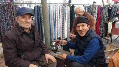 Kütahya’nın Tavşanlı ilçesinde sabaha karşı etkili olan kar yağışı, ilçeyi