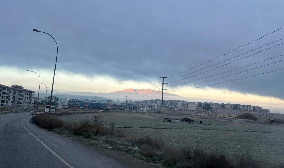 Kütahya semaları, sabahın erken saatlerinde seyri güzel bir bulut manzarasına