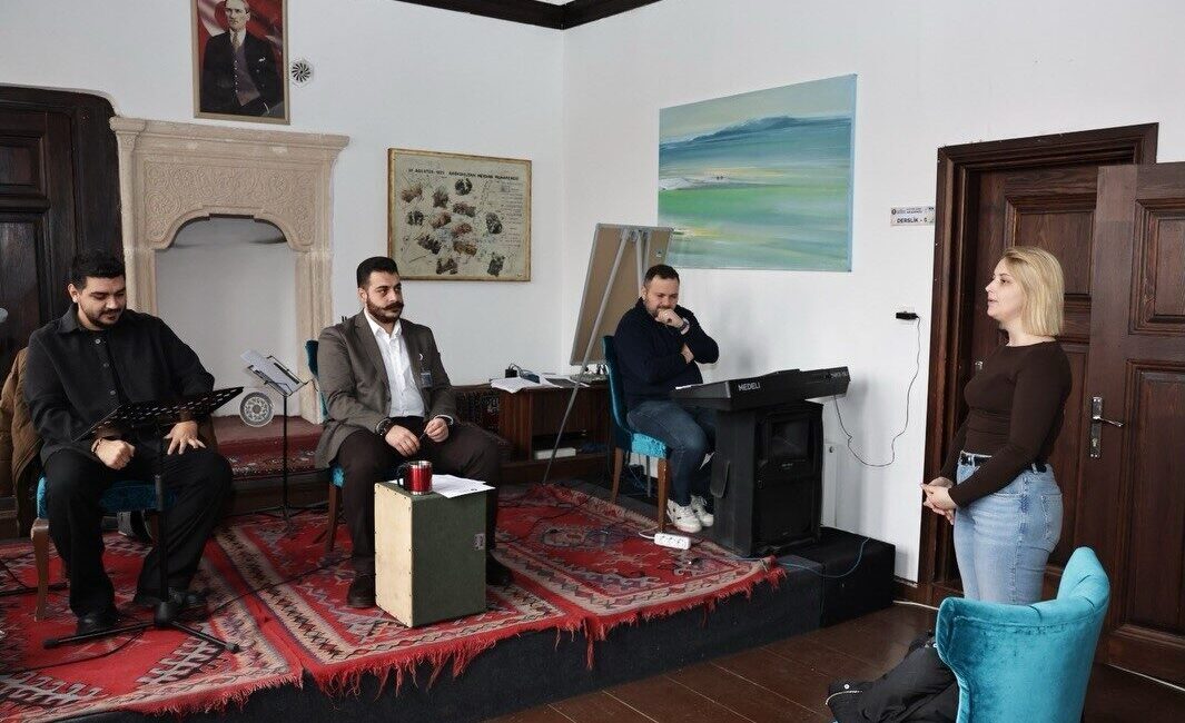 Kütahya Belediyesi bünyesinde faaliyet gösteren Kültür Sanat Akademisi Türk Halk