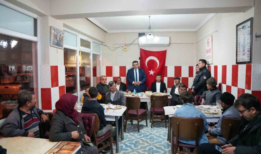 Kütahya’nın Pazarlar ilçesinde, engelliler için kaymakamlık tarafından anlamlı bir yemek