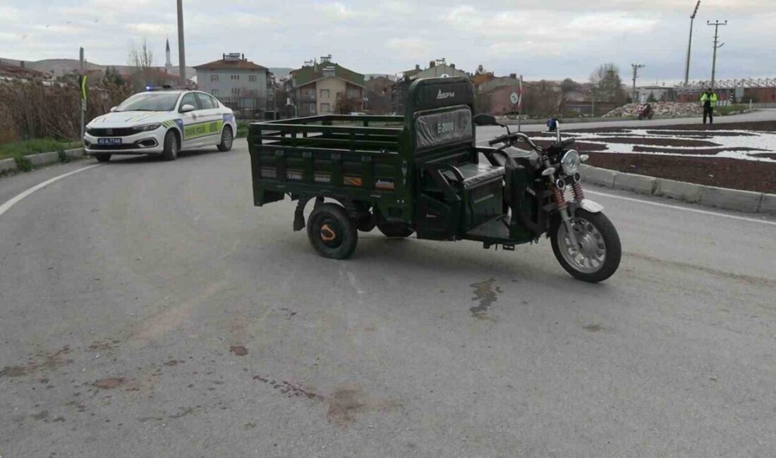 Kütahya’nın Tavşanlı ilçesinde elektrikli motosikletin devrilmesi sonucu aynı aileden 4