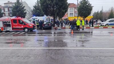 Kütahya’nın Tavşanlı ilçesinde meydana gelen trafik kazasında, direksiyon hakimiyeti kaybedilen