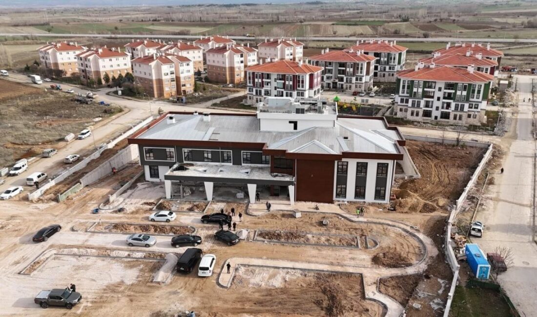 Kütahya Valisi Musa Işın, Çavdarhisar ilçe programı kapsamında yapımı devam