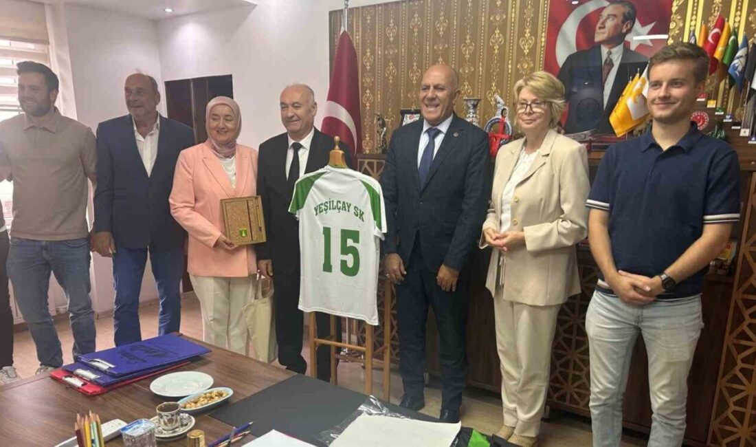 Kütahya’nın Gediz ilçesine bağlı Yeşilçay Köyü’nün futbol takımı Yeşilçayspor, kardeş