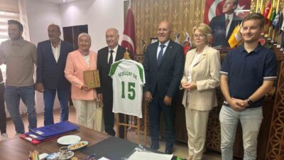 Kütahya’nın Gediz ilçesine bağlı Yeşilçay Köyü’nün futbol takımı Yeşilçayspor, kardeş