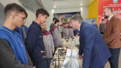 Kütahya’da Yerli Malı Haftası çerçevesinde düzenlenen sergiyi ziyaret eden İl