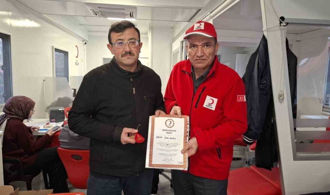 Kütahya’nın Hisarcık ilçesinde Türk Kızılay’a düzenli olarak kan bağışında bulunan