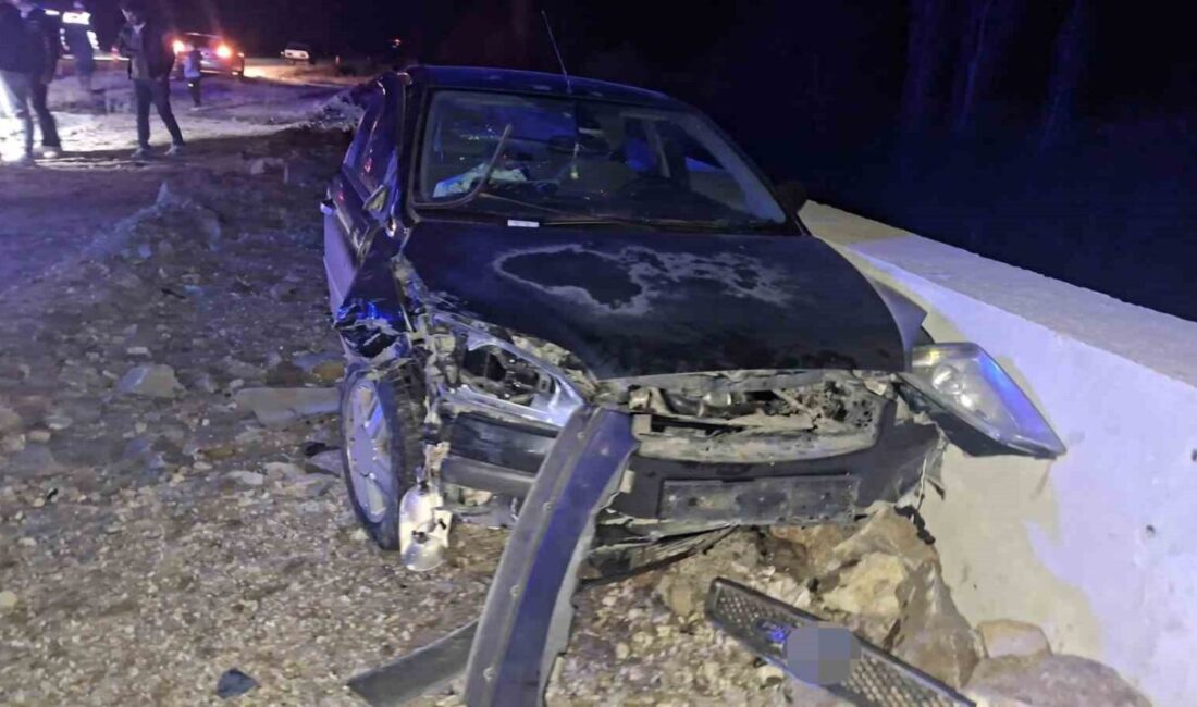 Kütahya’nın Hisarcık ilçesinde otomobil ile motosikletin çarpışması sonucu meydana gelen