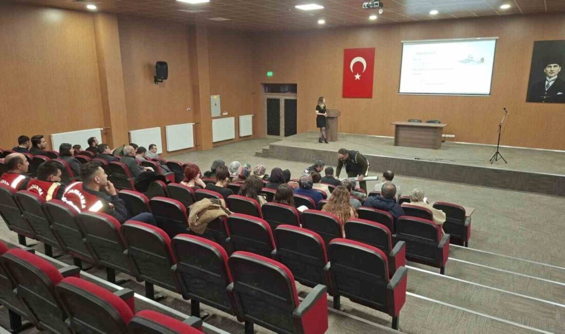 Kütahya’nın Hisarcık ilçesinde sigara bıraktırma ve uyuşturucuyla mücadele konularında farkındalık