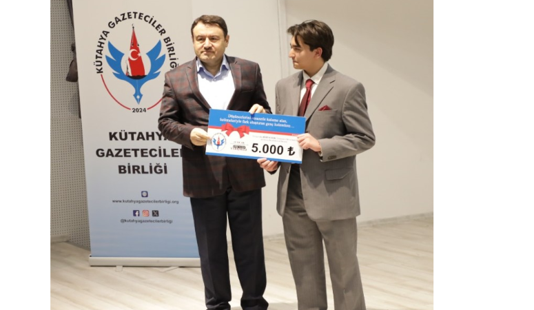 &nbsp; KÜTAHYA VALİSİ MUSA IŞIN “ TÜRKİYE’NİN NAMUSLU YAZARLARA İHTİYACI