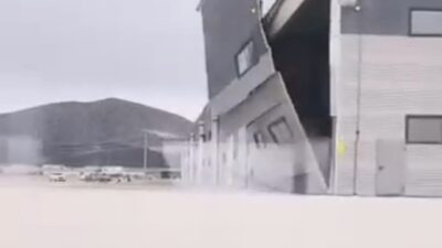 Kütahya’nın Altıntaş ilçesinde etkili olan şiddetli rüzgâr, Zafer Organize Sanayi