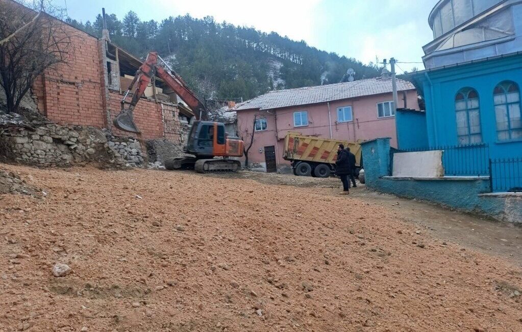 Kütahya’nın İstiklal Mahallesi’nde bulunan ve tarihi öneme sahip Ahi Evran