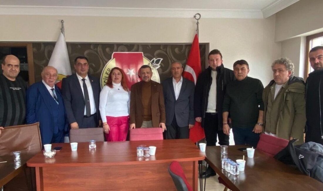 MHP Kütahya Milletvekili Ahmet Erbaş, gazetecilerle bir araya gelerek Kütahya’nın