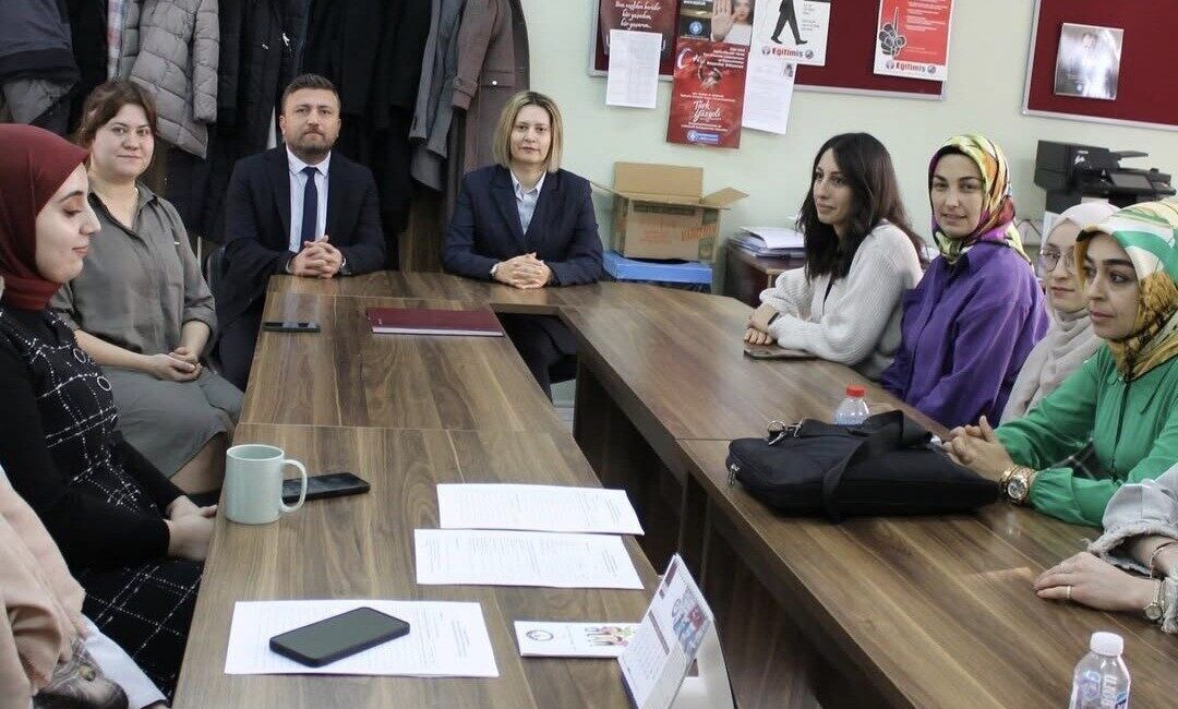 Altıntaş İlçe Milli Eğitim Müdürü Tuba Sinan, meslek liselerinin ülkenin