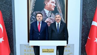 Kütahya Valisi Musa Işın’ın Eskişehir Valisi Dr. Erdinç Yılmaz’ı ziyaretinde,