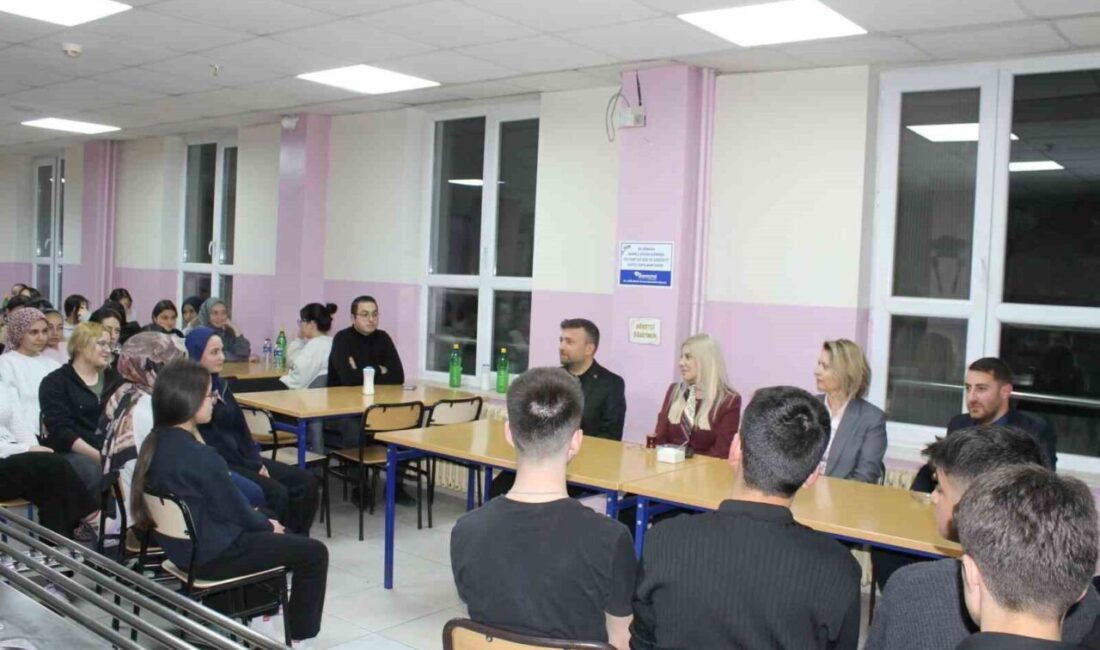 Kütahya’nın Altıntaş ilçesinde “Maarifin Kalbinde Ramazan” etkinlikleri kapsamında Kaymakam Ayşegül