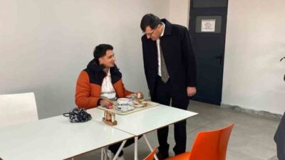 Kütahya Belediye Başkanı Eyüp Kahveci, Çamlıbahçe Parkı içerisinde hizmet veren