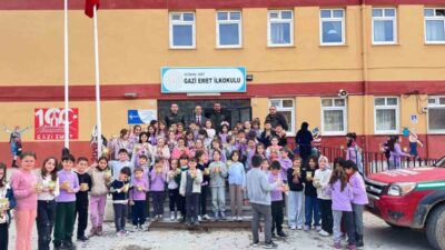 Kütahya’nın Emet ilçesinde öğrenciler, doğaya nefes olmak için anlamlı bir